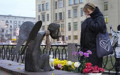 Thế giới tưởng niệm nạn nhân tử vong vì Covid-19 như thế nào?