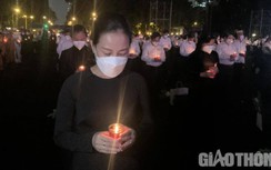 Thắp hàng nghìn ngọn nến, cúi đầu tưởng niệm nạn nhân tử vong vì Covid-19