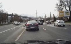 Video: Những pha vượt ẩu, đột ngột chuyển làn và cái kết của tài xế