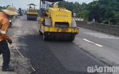 Nghiêm cấm sử dụng vật liệu không phù hợp để khắc phục, sửa chữa "ổ gà" QL1