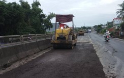 Cận cảnh vá dặm, xóa sạch "ổ gà" trên QL1 Phú Yên