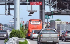 Thí điểm đi cao tốc phải dán thẻ trả phí tự động