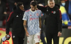 MU thua thảm đội top cuối, Sir Alex không cứu được HLV Solskjaer