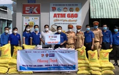 Bạc Liêu: Người dân nhận gạo, nhu yếu phẩm qua cây... ATM