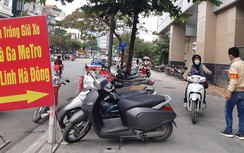 Bãi xe “chặt chém” khách đi tàu Cát Linh - Hà Đông