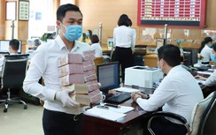 Ngân hàng lãi đậm nhờ buôn chứng khoán, bán bảo hiểm
