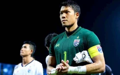 Người hâm mộ Thái Lan có hành động lạ với thủ môn đội nhà