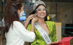 Kim Duyên nhận "báu vật" từ H'Hen Niê trước giờ lên máy bay sang Israel