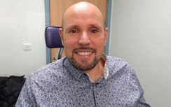 Nhìn qua, không ai biết, người đàn ông này có một mắt đặc biệt đến vậy