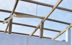 Lốc xoáy làm sập, tốc mái hàng chục căn nhà ở Bạc Liêu