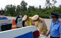 Xưng Phó phòng CSGT, đọc chi tiết biển xe vi phạm, đòi chung chi 37 triệu