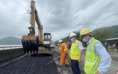 Căng sức sửa chữa hư hỏng ổ gà QL1 Phú Yên