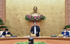 Thủ tướng: Tiếp tục tiêm vaccine cho trẻ em, tiêm mũi 3 cho người lớn