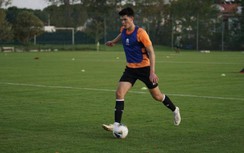 Đối thủ của tuyển Việt Nam lo sốt vó vì cầu thủ cao 2m "mất tích"