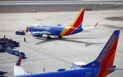 Hành khách bất ngờ nhảy khỏi máy bay khi phương tiện đang di chuyển