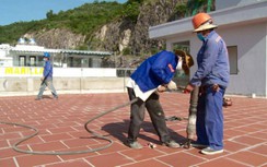 Cận cảnh tháo dỡ biệt thự xây sai phép ở Nha Trang