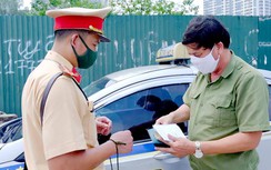 Ô tô trên đường đi đăng kiểm, CSGT có xử lý không?