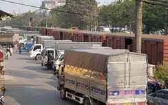 Tàu hàng tăng trưởng mạnh, gánh lỗ tàu khách