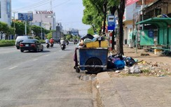Nhiều tuyến đường nội ô trung tâm TP Cần Thơ, rác tràn ra cả lòng đường