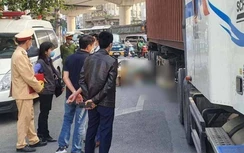 Hà Nội: Va chạm với xe container, người phụ nữ đi xe máy tử vong tại chỗ