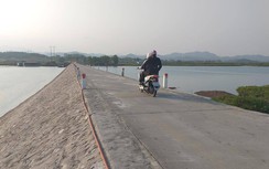 Quảng Ninh: Dân lo rơi xuống biển vì đường ra đảo không hộ lan