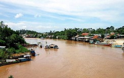 Xác tàu chìm, cọc bê tông đe dọa an toàn đường thuỷ khu vực phía Nam