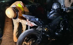 Đang xử lý 69 "quái xế" chạy xe phân khối lớn gầm rú trong đêm ở Hà Nội