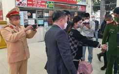 Hà Nội lắp thêm máy quét mã QR khai báo y tế ở các bến xe