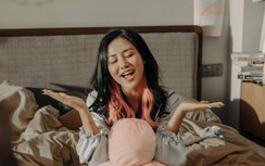 Văn Mai Hương kết hợp cùng "Quái vật" Blacka, an ủi gái "ế" mùa Giáng sinh