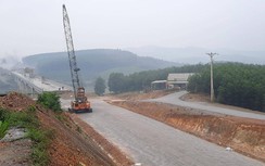 Vẫn thiếu vật liệu làm cao tốc, bãi đổ thải