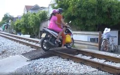 Cục Đường sắt "lo" mất an toàn tại nhiều lối đi tự mở