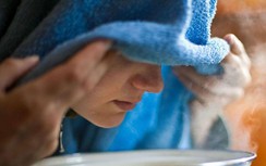 Xông hơi bằng lá cây giúp ngừa Covid-19?