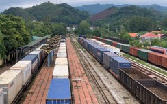 Thúc đẩy vận tải hàng hóa đường sắt qua biên giới "chia lửa" cho đường bộ