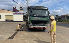 CSGT Đắk Nông "ra tay" xử lý xe quá tải, đảm bảo ATGT dịp cuối năm