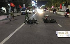 Xe máy đấu đầu nhau trong đêm mùng 1, hai người trọng thương