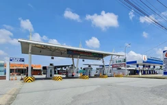 Mỗi chuyến xe rời Bến xe Cần Thơ chỉ chở được... 2-3 khách trong ngày 1/1