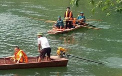 Lật thuyền trên sông ở Thanh Hóa, ông bà cùng cháu ngoại mất tích