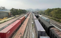 Tắc biên, đường sắt “chia lửa” với đường bộ được không?