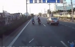 2 nhóm cầm hung khí lái xe máy đuổi chém nhau náo loạn trên đường ở TP.HCM