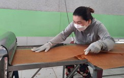 Nhộn nhịp làng nghề bánh phồng tôm đặc sản ở Cà Mau