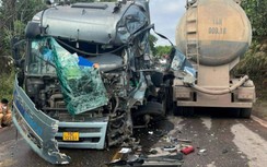Xe đầu kéo rơi bánh, vỡ nát cabin sau tai nạn, tài xế rời khỏi hiện trường