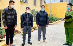 Bán 300 triệu 1 "lốt" xe qua cửa khẩu: Danh tính 2 cán bộ nhận 800 triệu