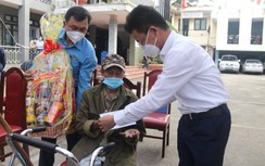 Người lao động ngành đường sắt nhận quà đón "Tết sum vầy"