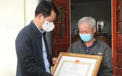 Tặng bằng khen "người hùng" cứu cháu bé trong vụ cháy nhà ở Hà Nội