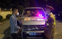 Kiểm tra ô tô biển số 80A giả, phát hiện 10 phù hiệu ra vào Bộ Công an