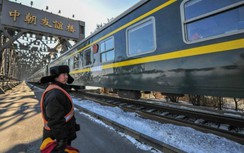 Sau 2 năm đóng cửa, chuyến tàu hiếm hoi tới Triều Tiên chở gì?