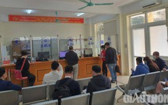 Tấp nập đăng ký ô tô ngày cận Tết