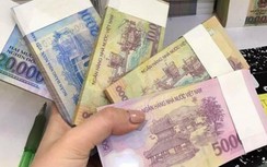 Đổi tiền lẻ dịp Tết: Ngân hàng khan hiếm, chợ đen "hét" giá cao ngất