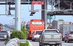 Vì sao xe dán thẻ thu phí không dừng không qua được trạm trên cao tốc?