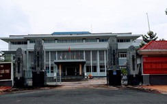 Vì sao nhiều người dân Hậu Giang "mòn mỏi" chờ đăng ký xe?